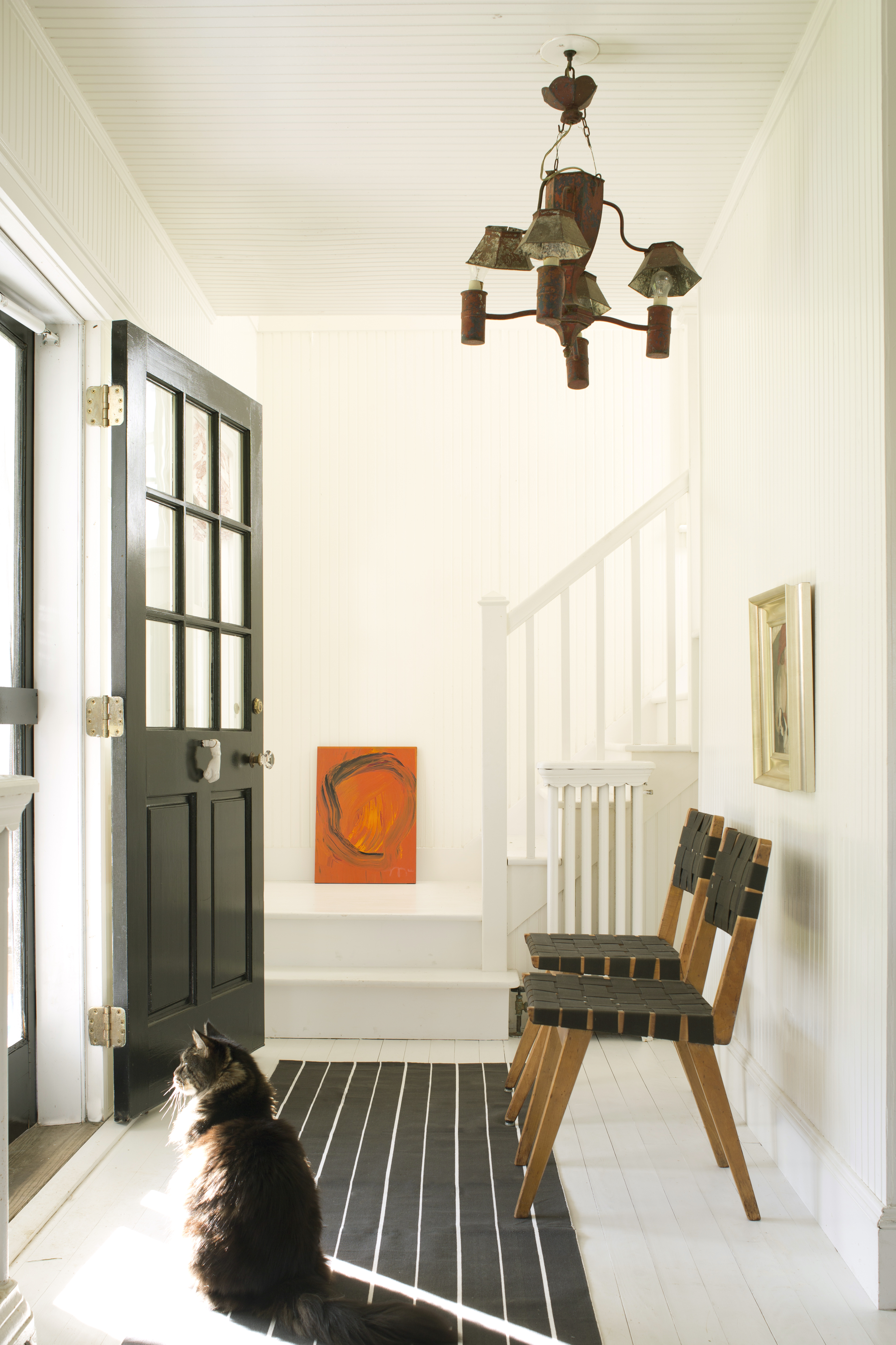 BM White Dove OC-17 is a bright, warm paint color in a well-lit entrance