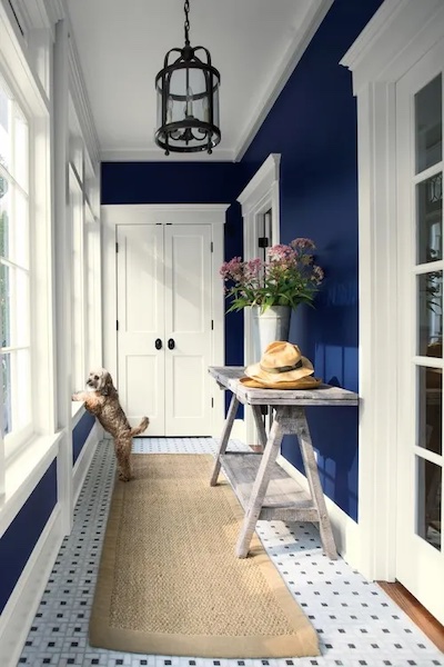 Hallway in Benjamin Moore Old Navy 2063-10