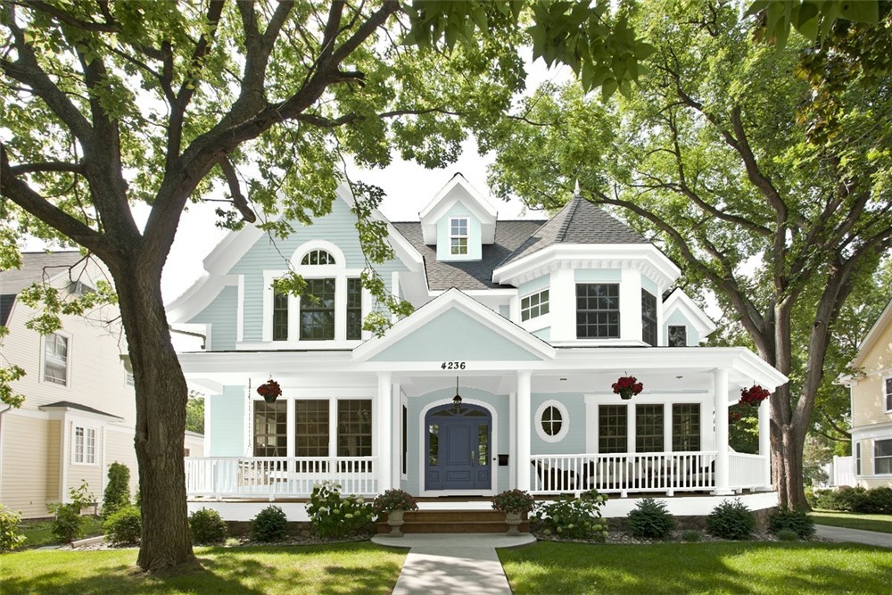 Benjamin Moore Woodlawn Blue exterior paint