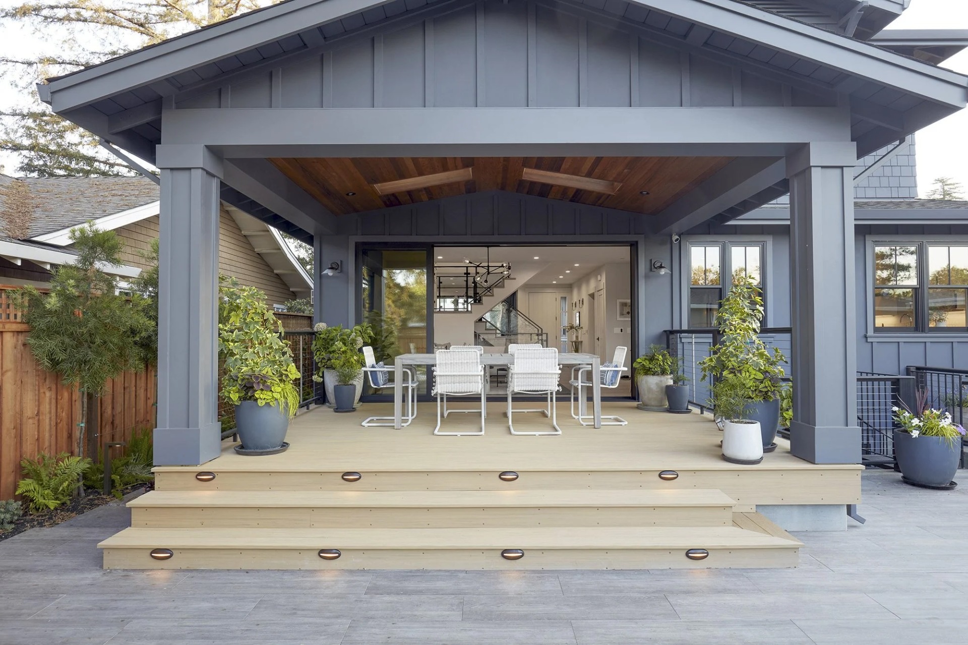 Low deck in AZEK decking, Weathered Teak color