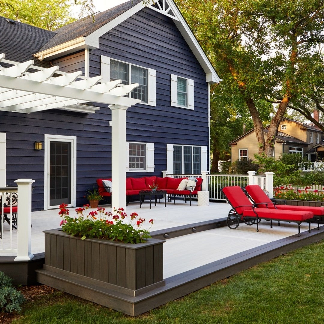 TimberTech Advanced PVC Deck Color: Whitewash Cedar; Railing: Classic Composite Series - Drink Rail