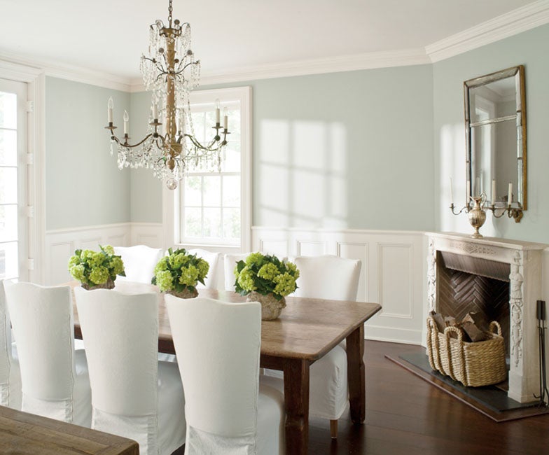 Dining room with walls in Wythe Blue