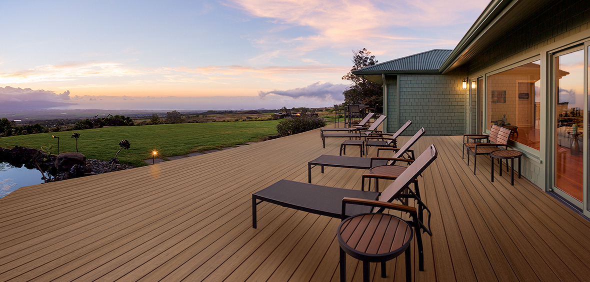 Low deck built with Timbertech Composite decking in Coconut Husk