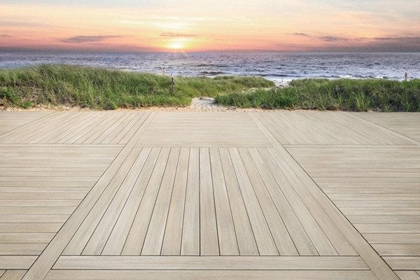 Single-width deck in TimberTech Advanced PVC Landmark Collection, French White 