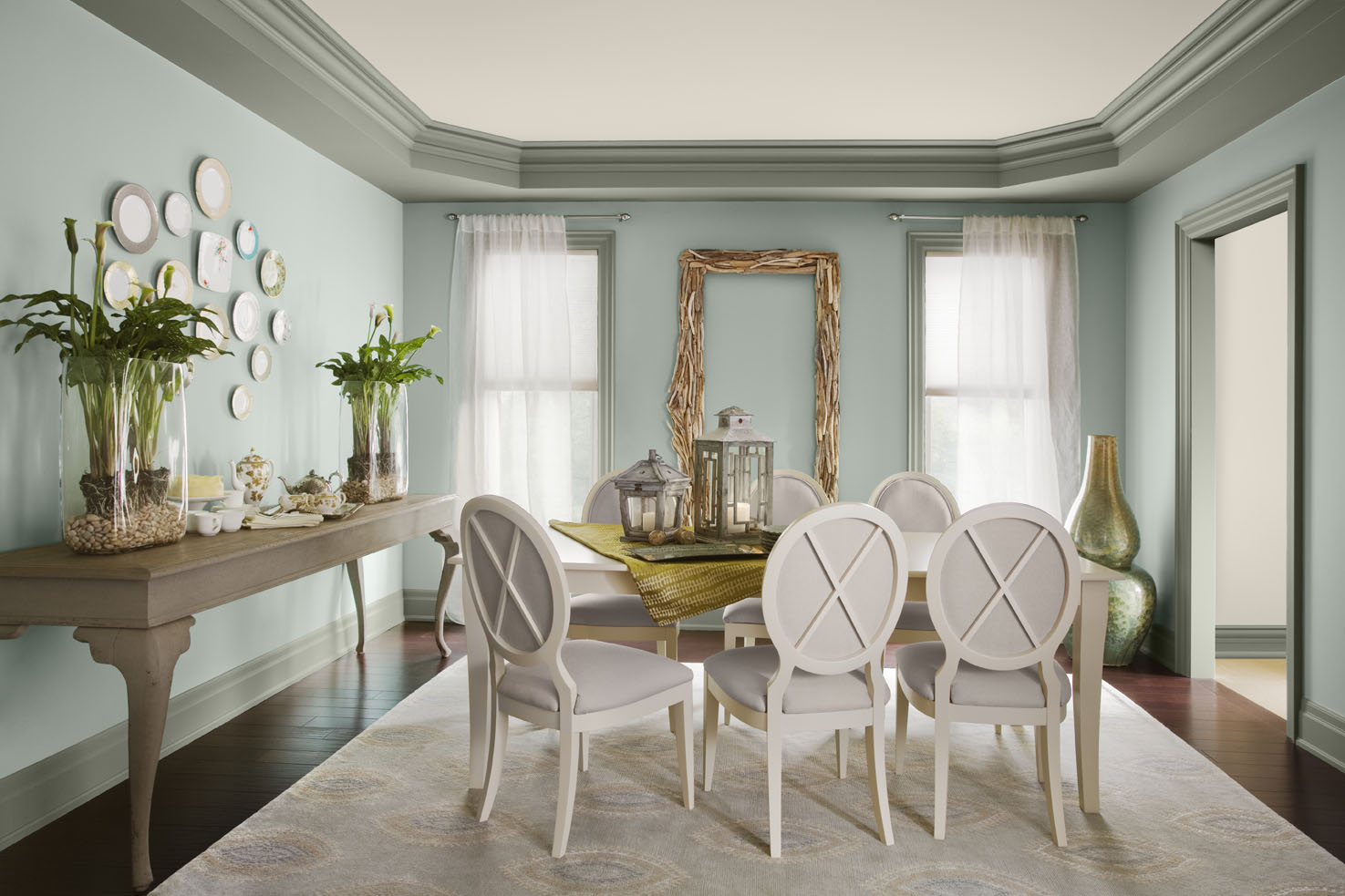 Dining room in Benjamin Moore Wythe Blue CW-590